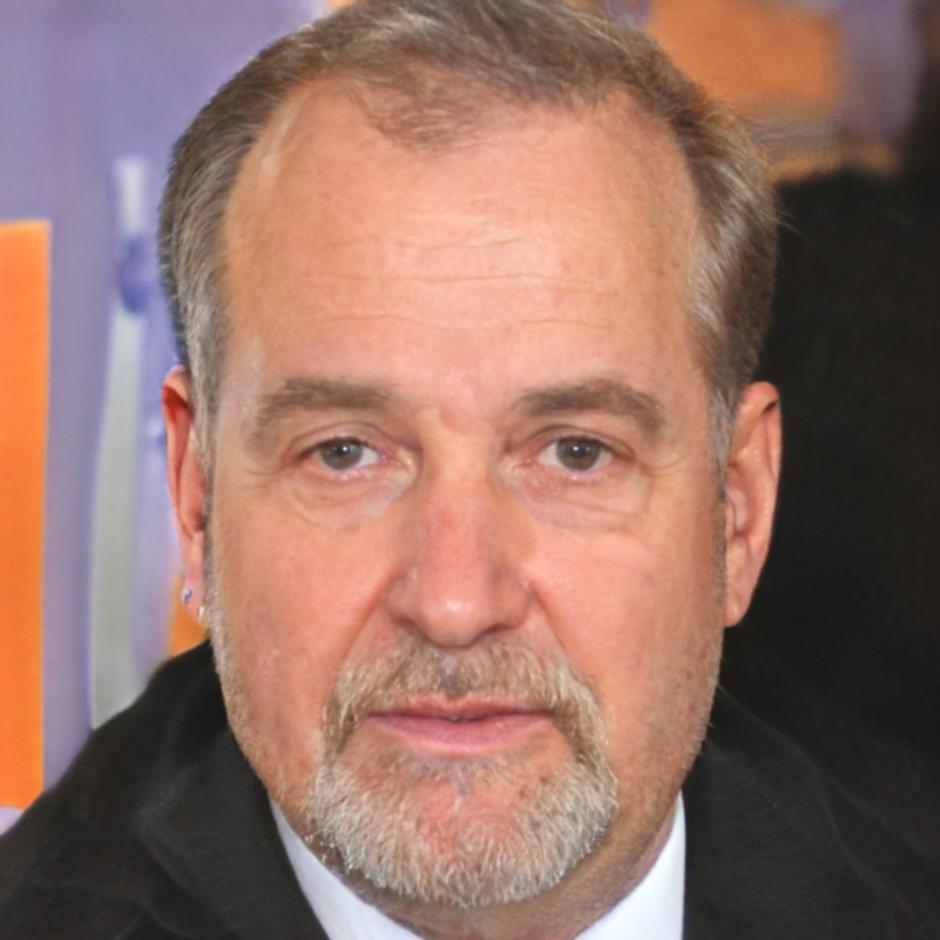 Finanzexperte Dr. Martin Schneider